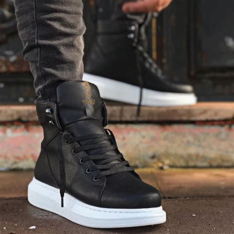 Men's designer shoes: sneakers, boots .